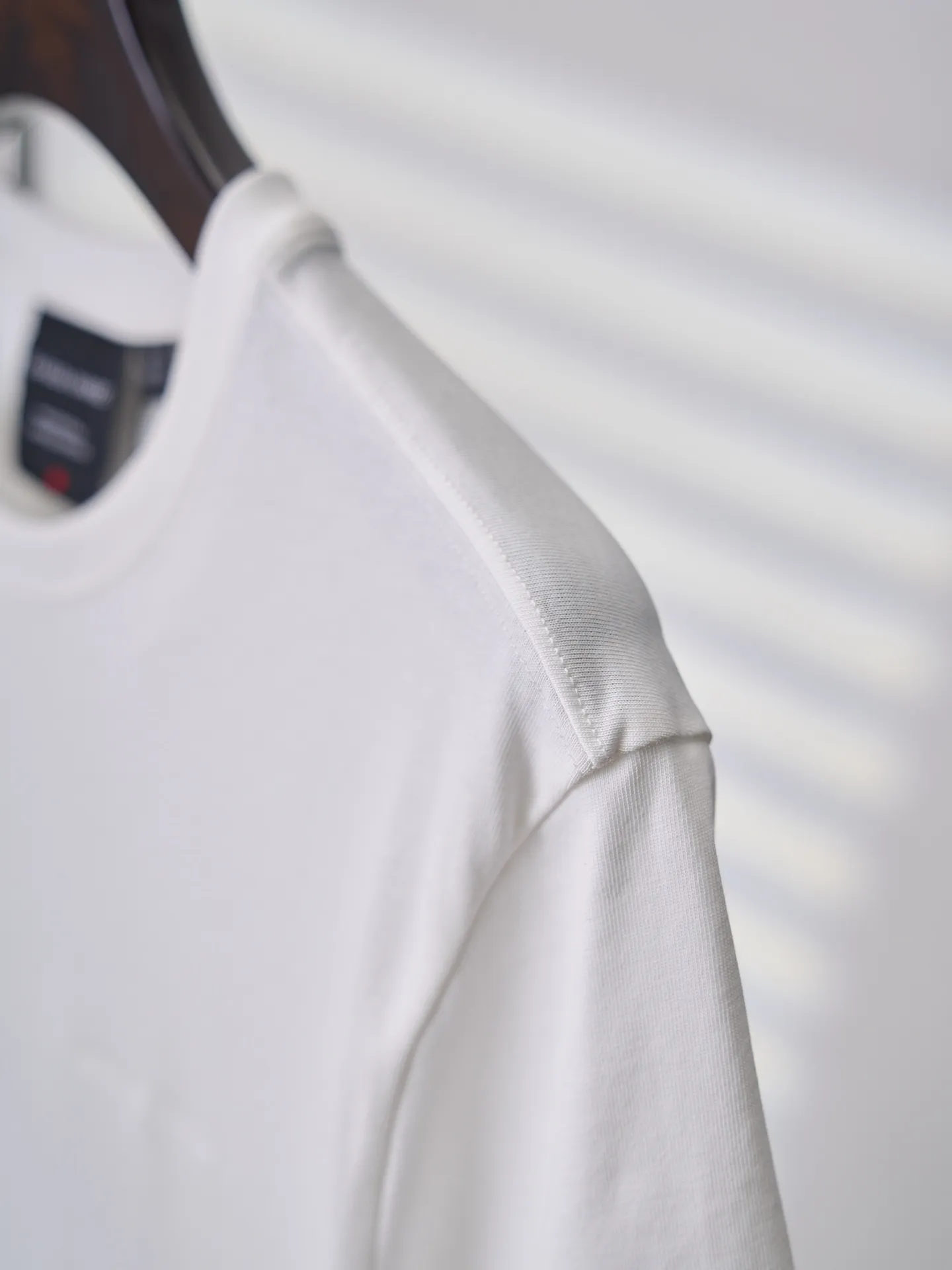 【 】Canada Goose/ T 【In Stock】S M L XL ： ， ， ， Breathable ， ， ， 、 ， ， ， ， 。 ： ， （ ）， ， ， ； ， Wear-Resistant ， 、 。 1： ， ， ， 、 ， 。 2： 、 ， ， 、 。